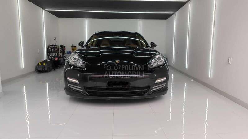 Porsche Panamera 4S
