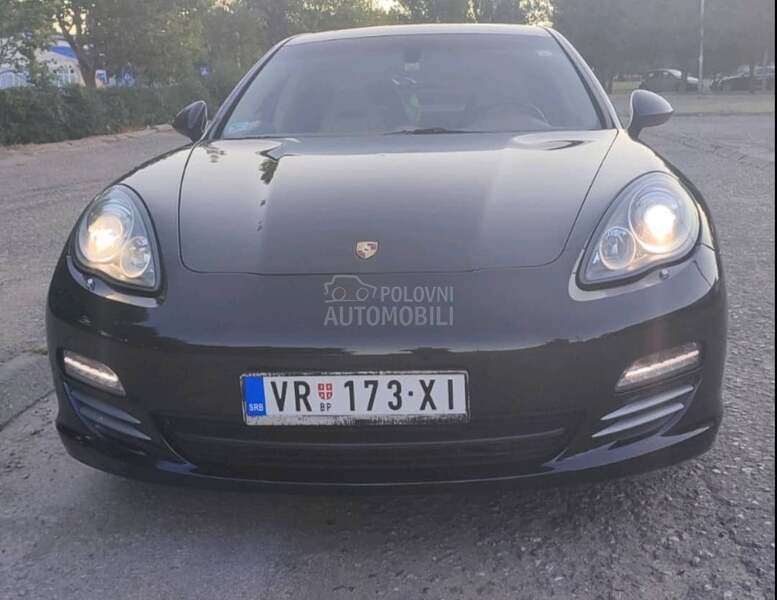 Porsche Panamera 4S
