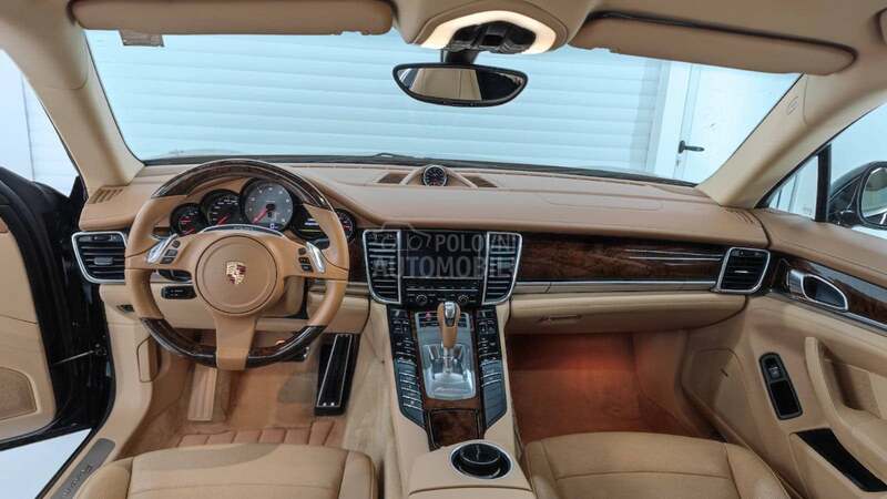 Porsche Panamera 4S