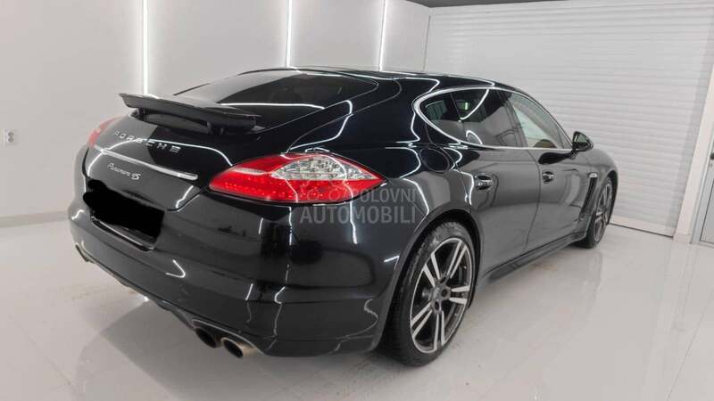 Porsche Panamera 4S