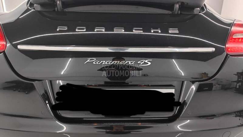 Porsche Panamera 4S