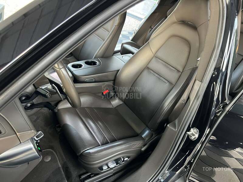 Porsche Panamera 65.000k P.REPORUKA