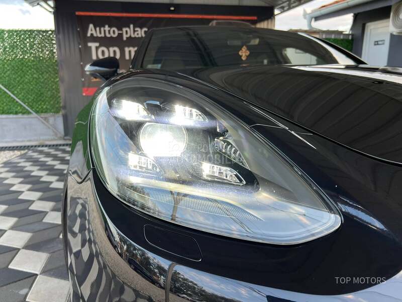 Porsche Panamera 65.000k P.REPORUKA