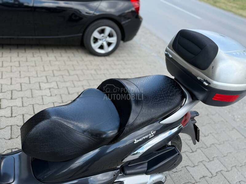 Piaggio Beverly 500