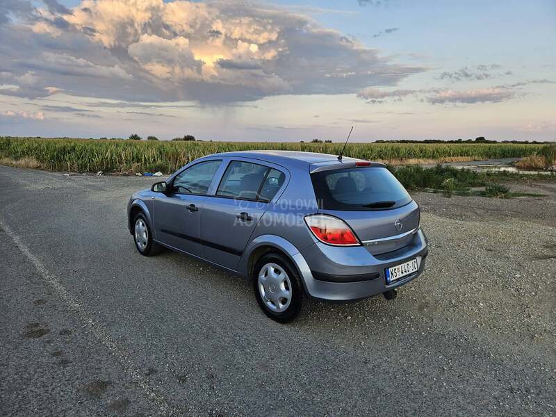 Opel Astra H 1.6. t.o.p