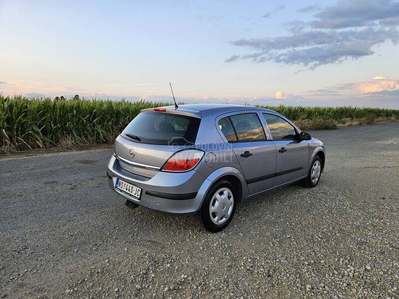 Opel Astra H 1.6. t.o.p
