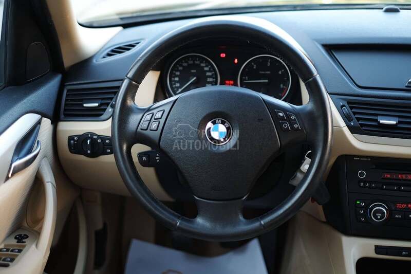 BMW X1 2.0d PREMIUM CH