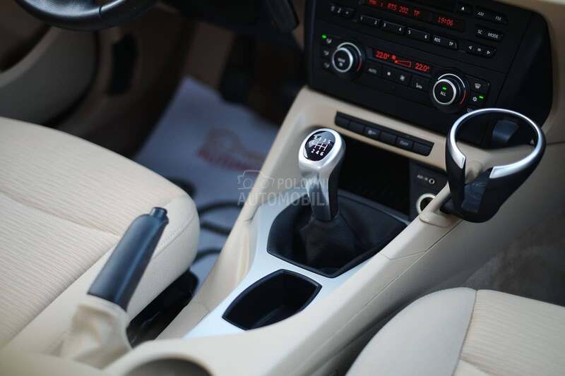 BMW X1 2.0d PREMIUM CH