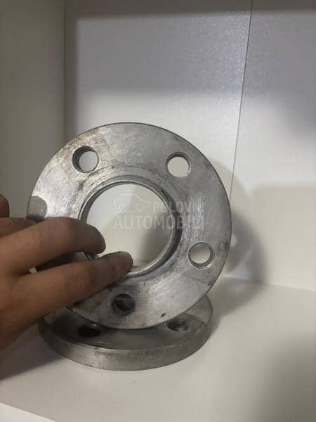 Original distanceri 15mm za alu felne 5x112