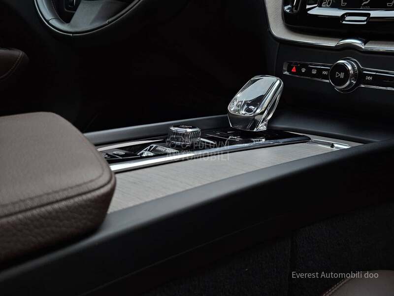 Volvo XC60 B5/AWD/INSCRIPTION/