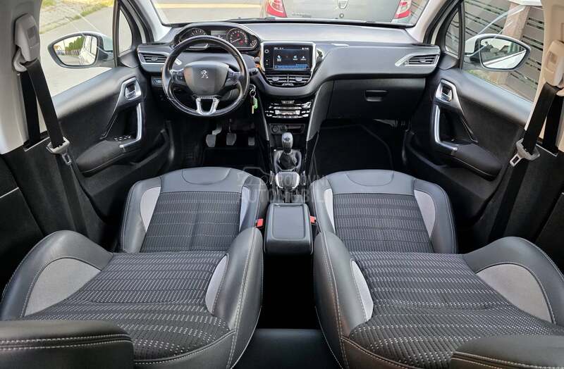 Peugeot 2008 1.2 STT, Style, CH