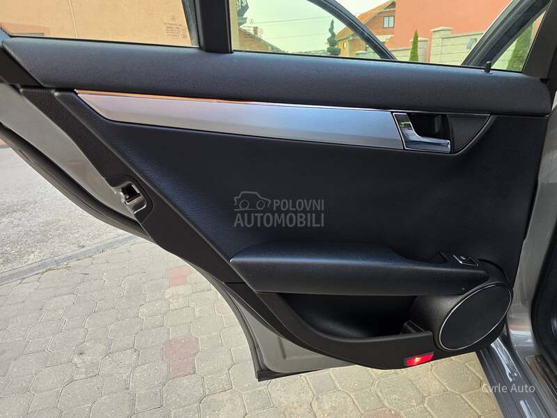 Mercedes Benz C 220 2.2 CDI BAŠ N0V