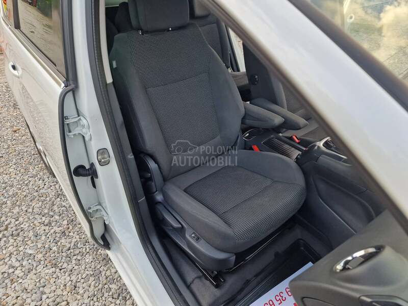 Peugeot 5008 1.6. HDI ALLURE