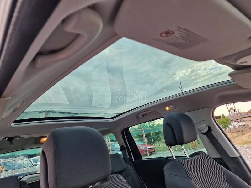 Peugeot 5008 1.6. HDI ALLURE