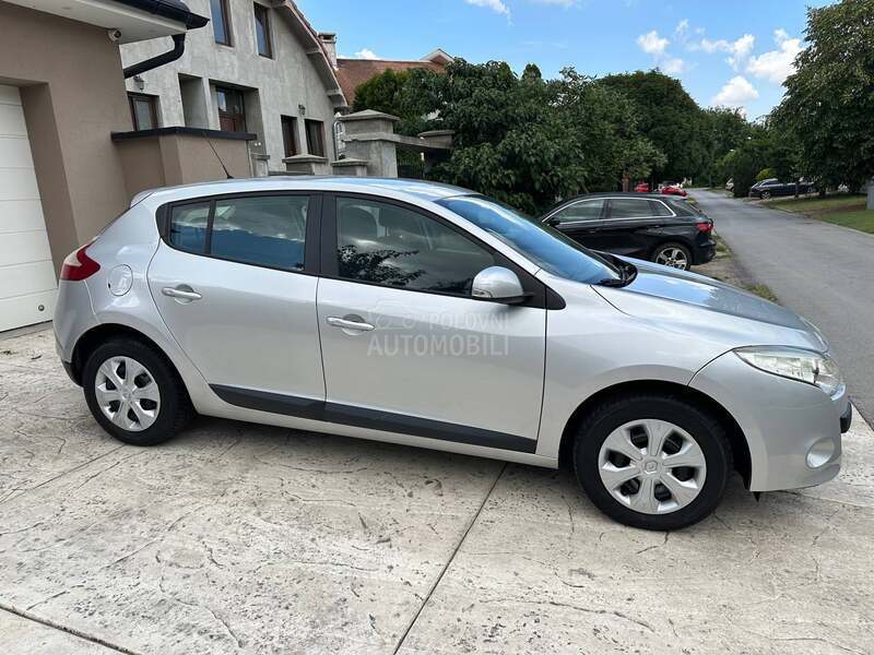 Renault Megane 1.6 16V DINAMIQ