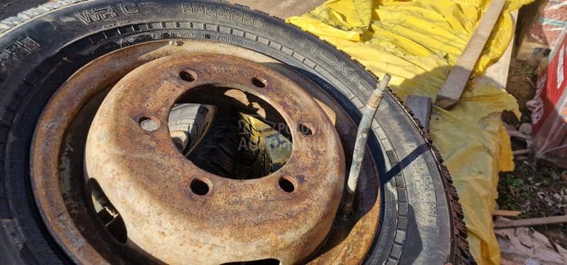 Nokian 205/75 R16 Sve sezone