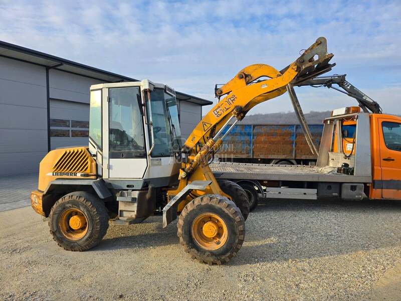 Liebherr L506