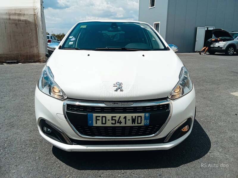 Peugeot 208 