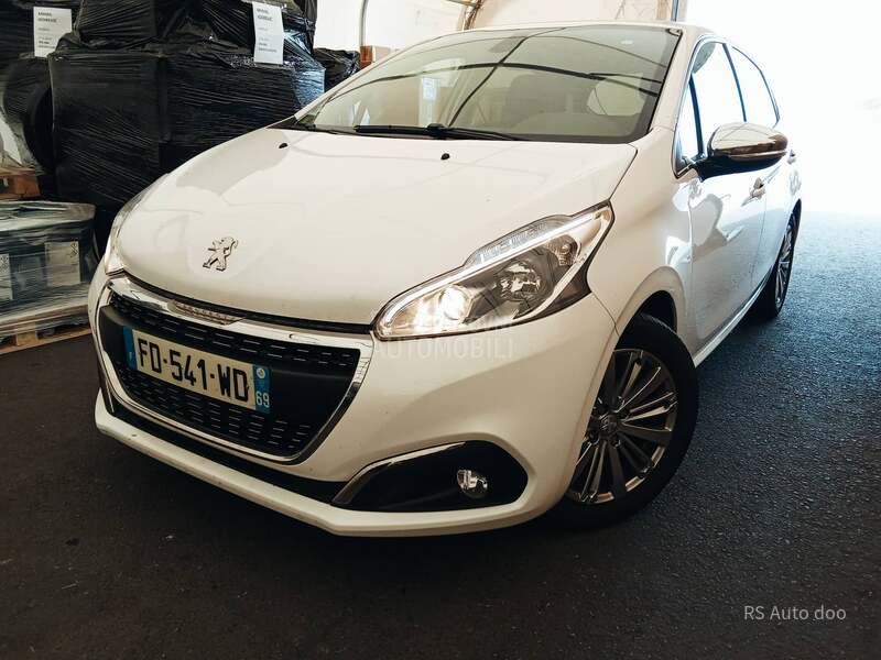 Peugeot 208 