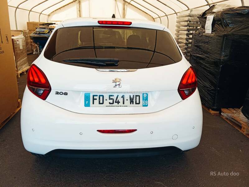 Peugeot 208 