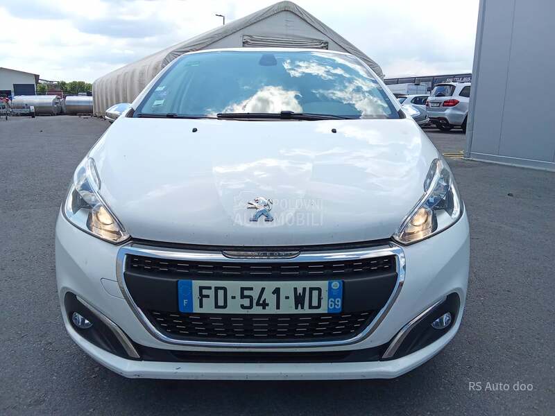 Peugeot 208 