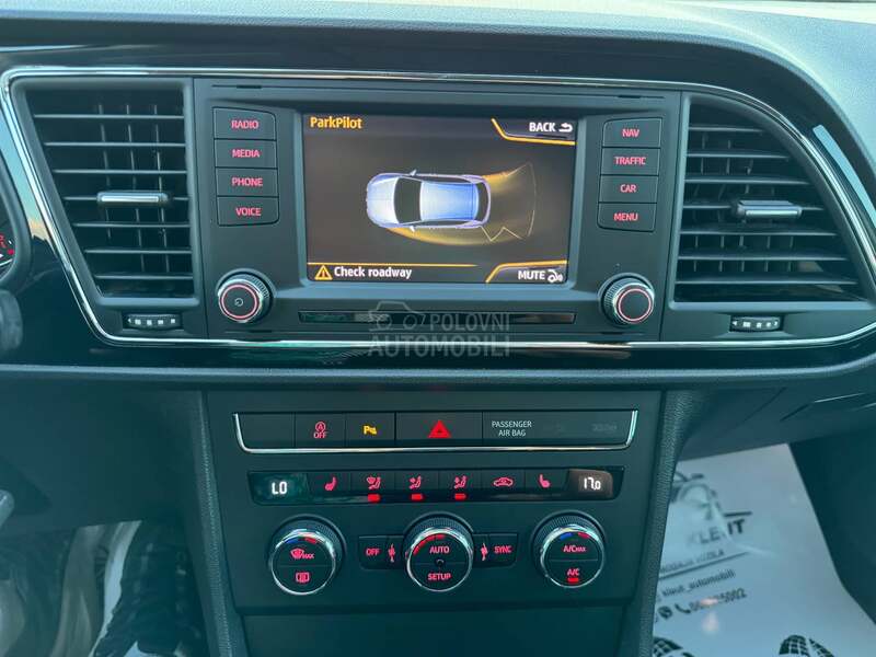 Seat Leon 1.6 TDI // L E D //