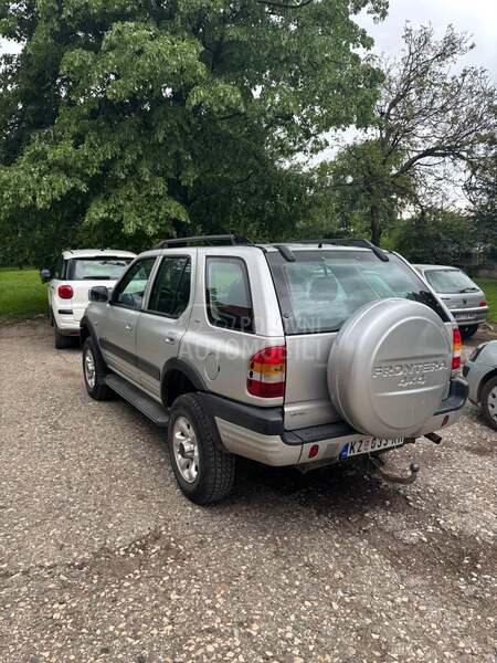 Opel Frontera 
