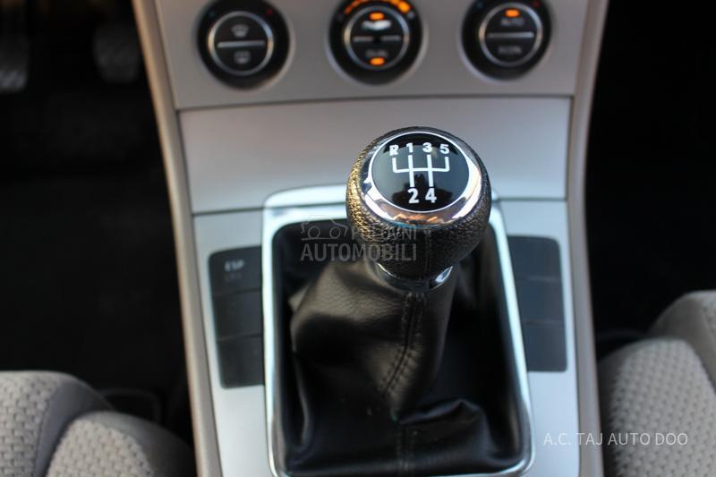 Volkswagen Passat B6 1.9 TDI CONFORT