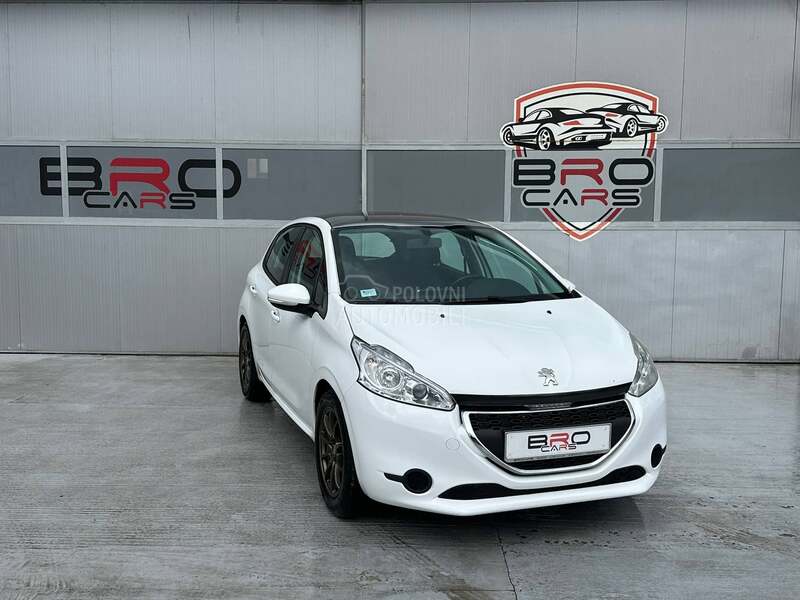 Peugeot 208 