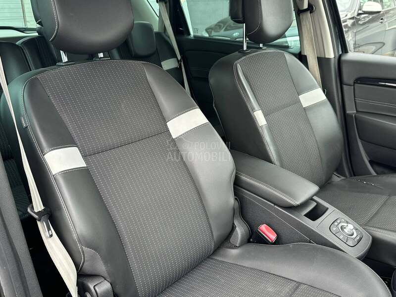 Renault Scenic 1.2 bz BOSE