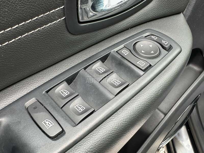 Renault Scenic 1.2 bz BOSE