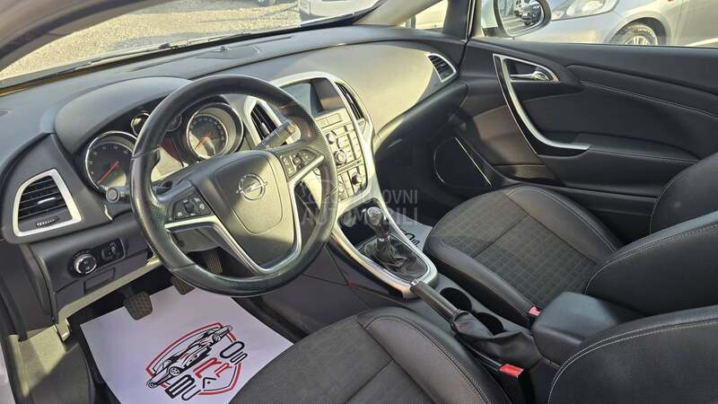Opel Astra J 1.6 GTC