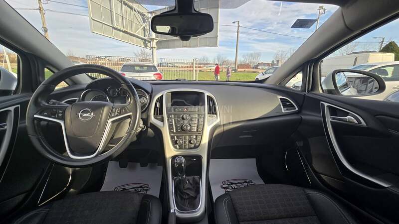 Opel Astra J 1.6 GTC