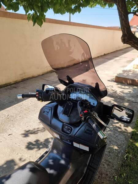 Suzuki Burgman 650