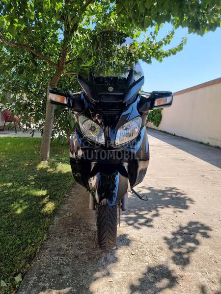 Suzuki Burgman 650