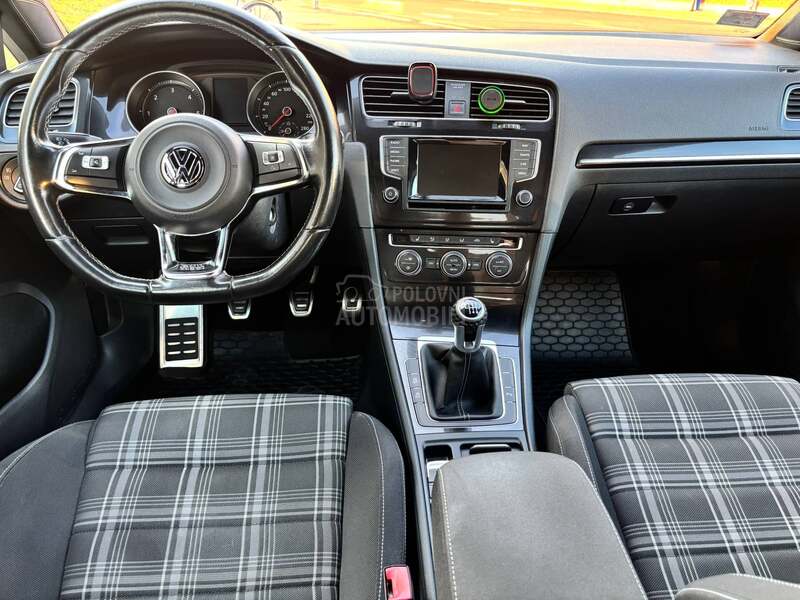 Volkswagen Golf 7 2.0 TDI GTD