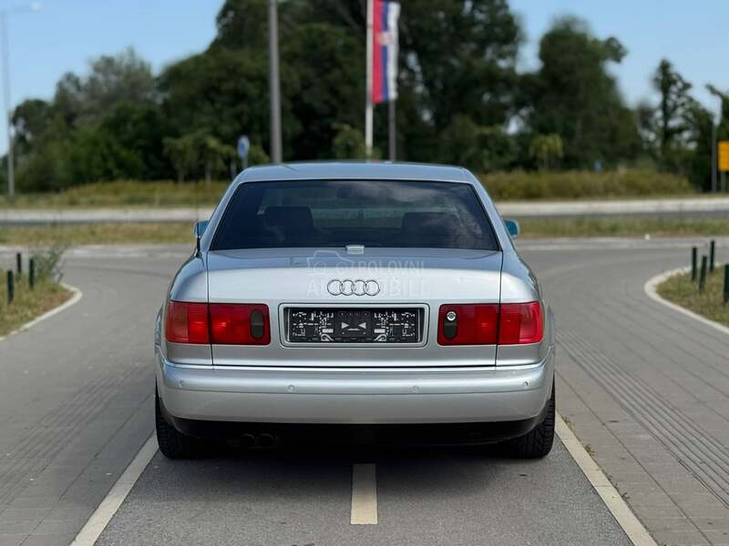 Audi A8 4.2 V8 Primerak
