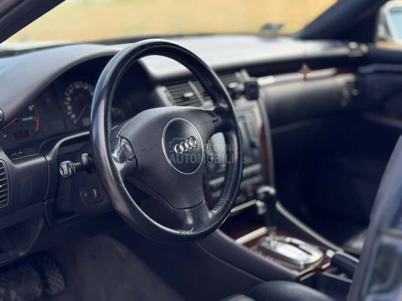 Audi A8 4.2 V8 Primerak