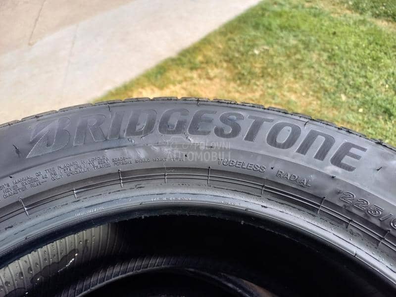 Bridgestone 225/60 R17 Letnja