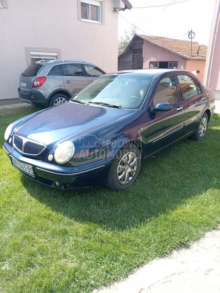 Lancia Lybra 