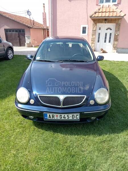 Lancia Lybra 