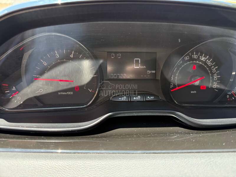 Peugeot 208 Pogledat/i/Opi/s
