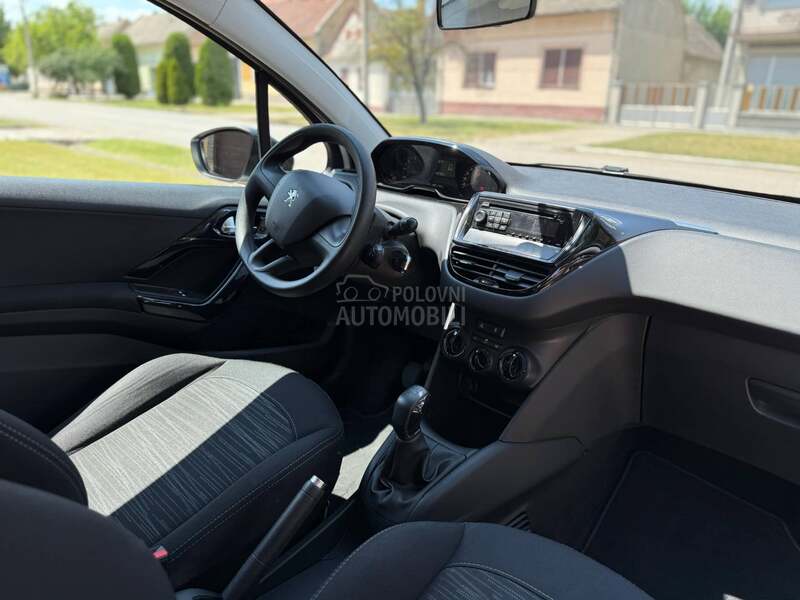 Peugeot 208 Pogledat/i/Opi/s
