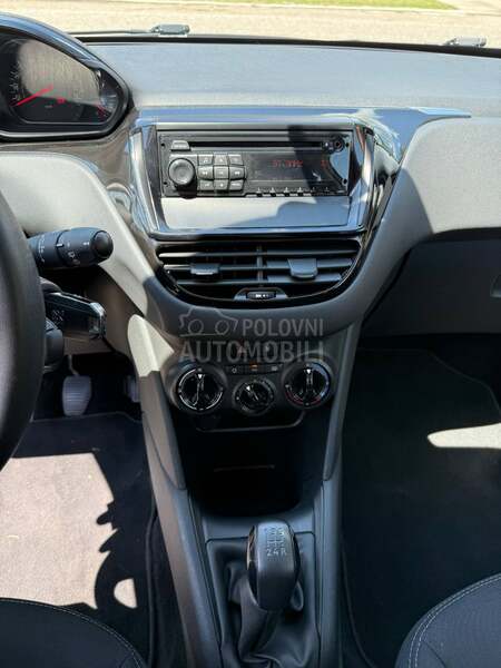 Peugeot 208 Pogledat/i/Opi/s