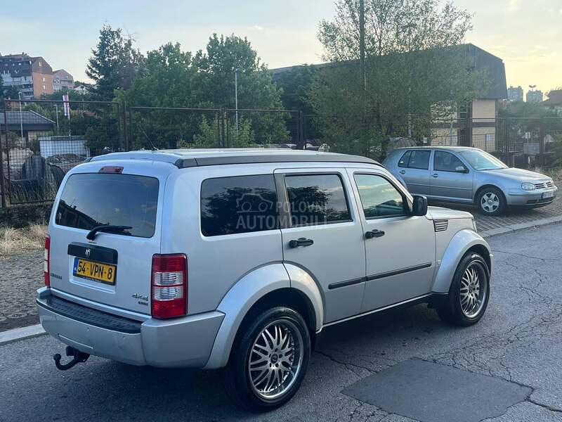 Dodge Nitro 2.8 CRD 4x4SA TABLE