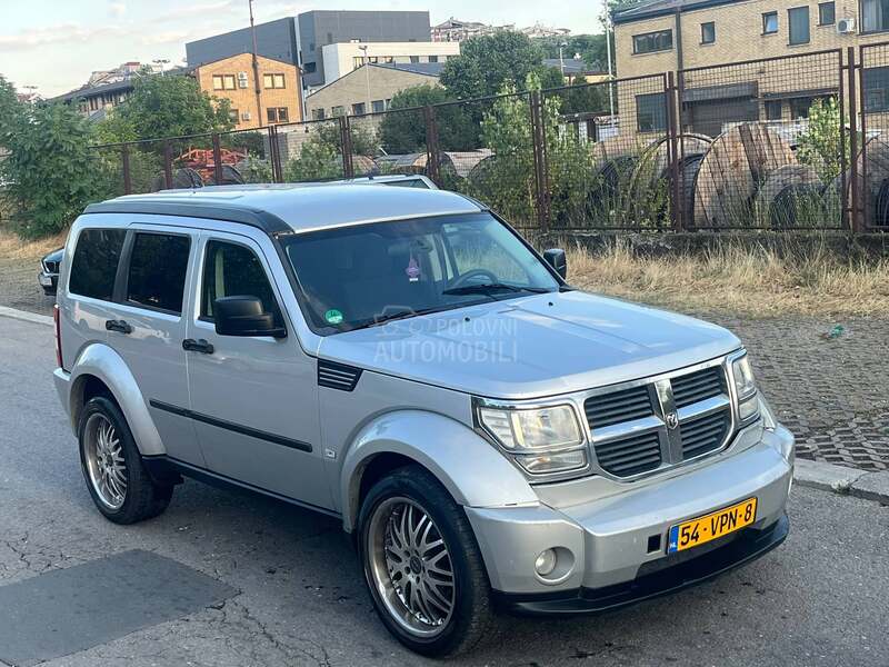 Dodge Nitro 2.8 CRD 4x4SA TABLE