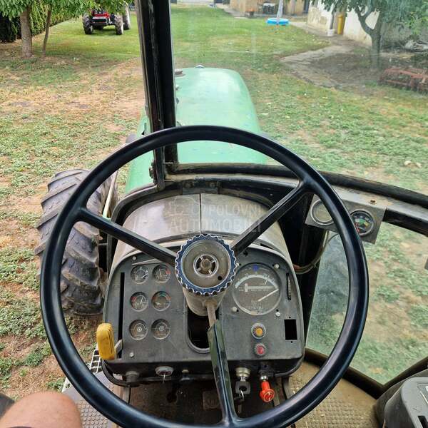 John Deere 4440