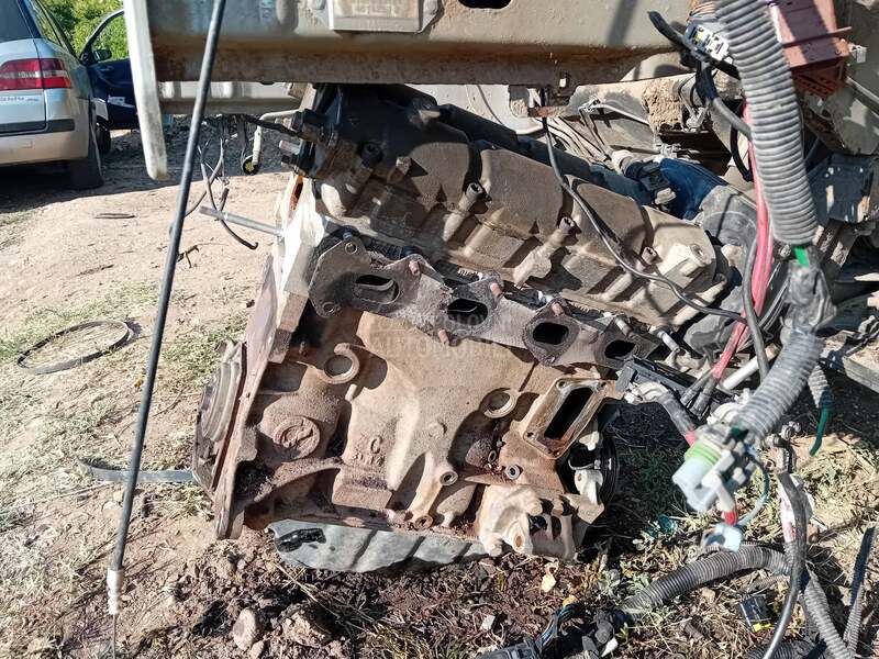 Motor sa papirima 1.6 benzin