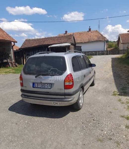 Opel Zafira 