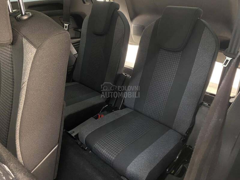 Peugeot 5008 1.5 BLUEHDI
